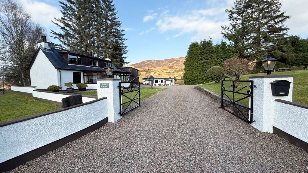 Property photo 2 of 59