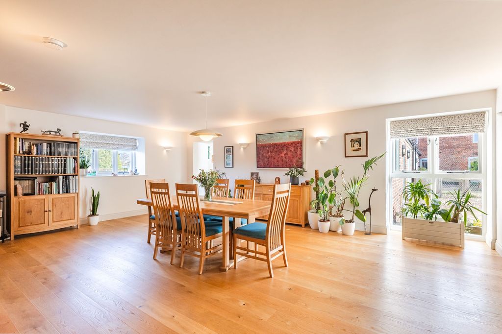 Property photo 1 of 26