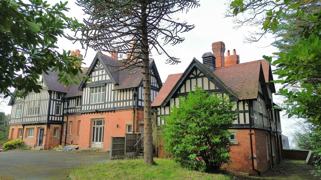 Property photo 2 of 19