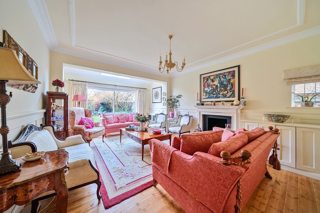 Property photo 3 of 20 1394641-7-694Bceb...