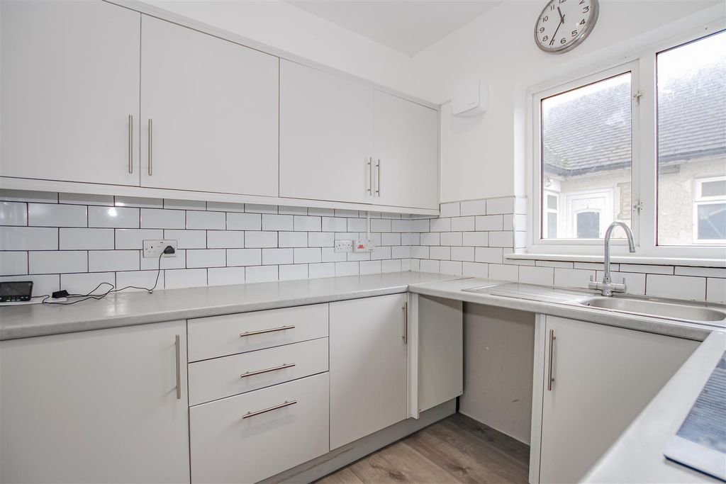 Property photo 1 of 11 6-Img_6067.Jpg