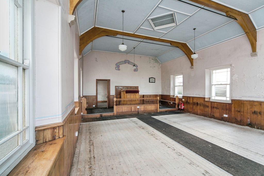 Property photo 2 of 19 Pbox-Img.Jpg