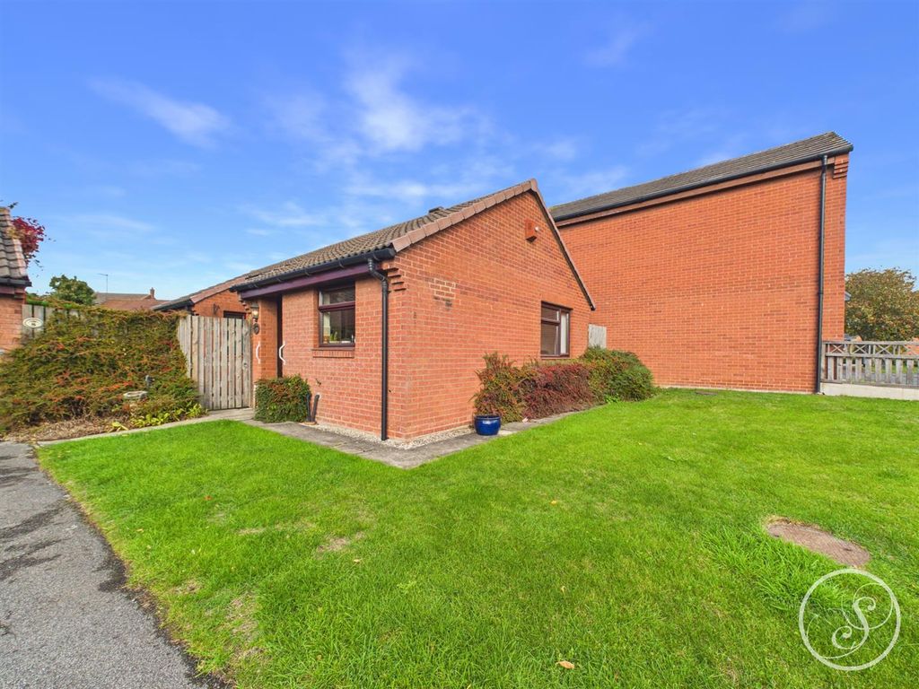 Property photo 1 of 14 External