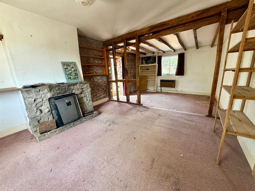 Property photo 3 of 25