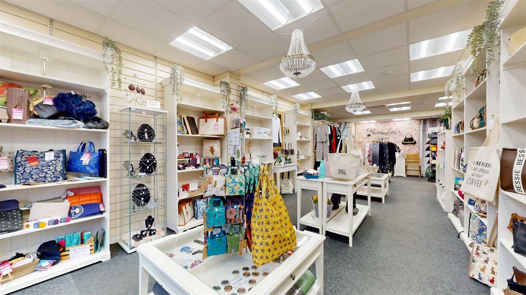 Property photo 3 of 7 12052025_141224.Jpg