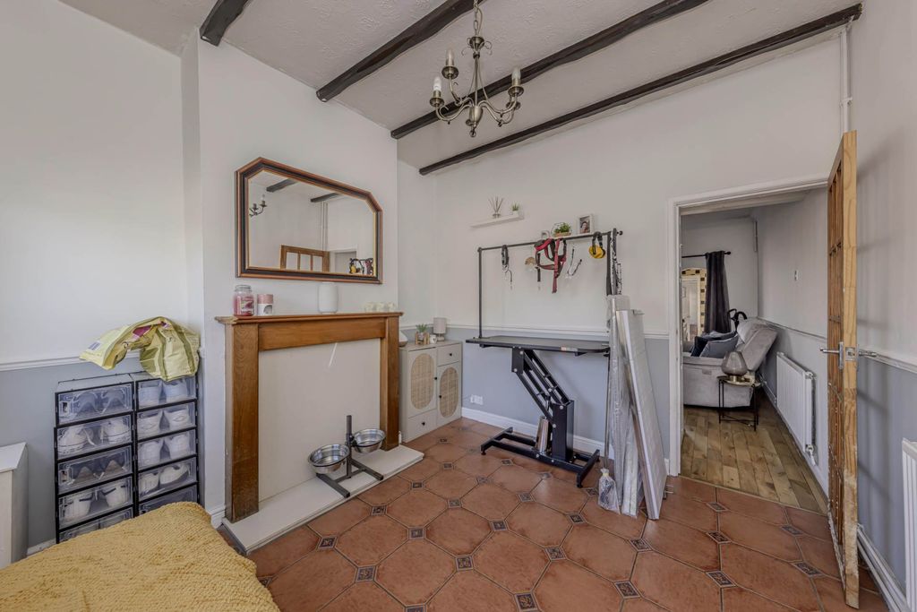 Property photo 2 of 20