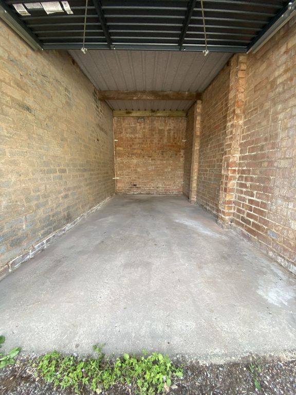 Property photo 3 of 4