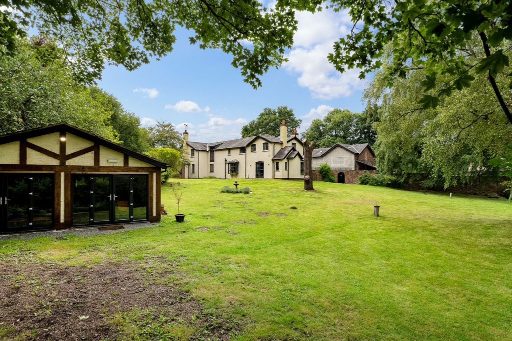 Property photo 1 of 33