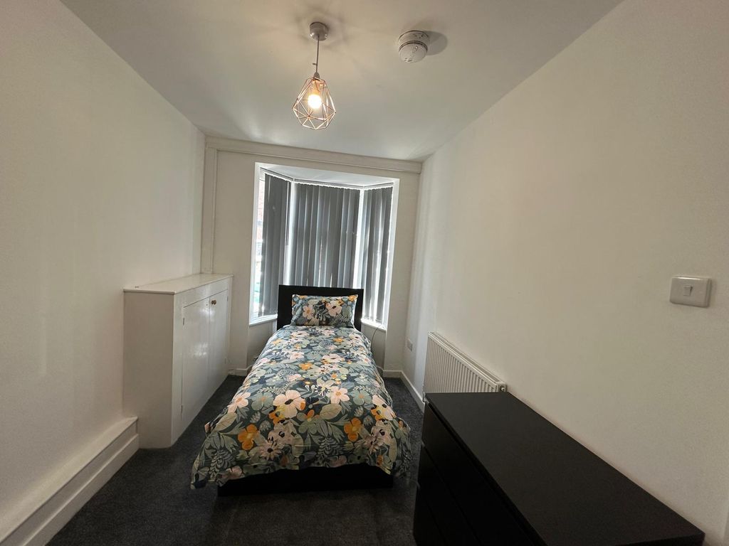 Property photo 2 of 4