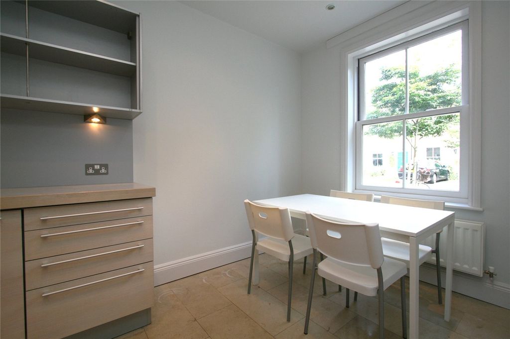 Property photo 3 of 9 Picture No. 24