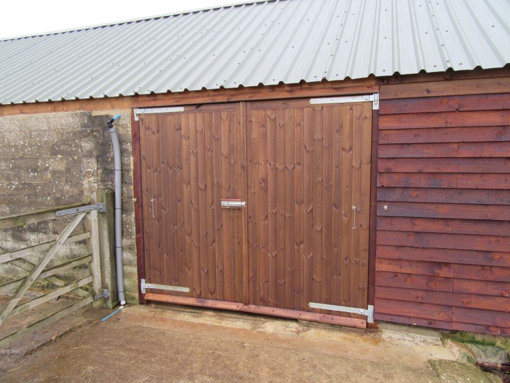 Property photo 1 of 2 J27 Ext