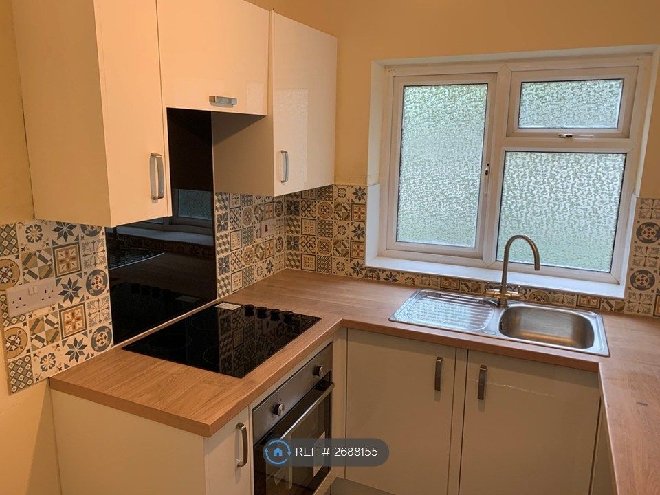 Property photo 2 of 6 Kitchen 1