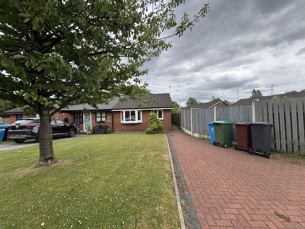 Property photo 2 of 17