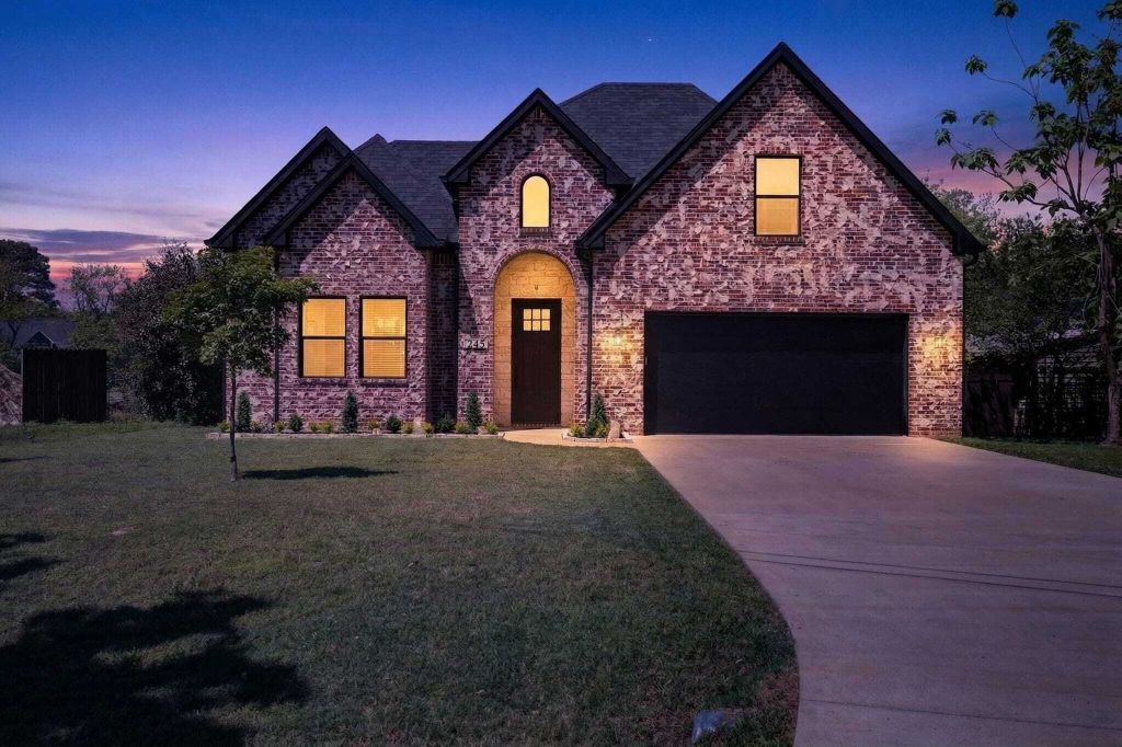 Property photo 1 of 31