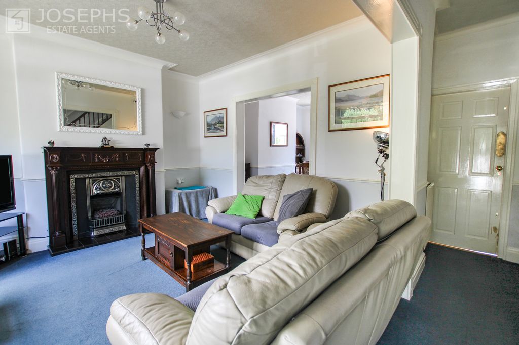 Property photo 3 of 27