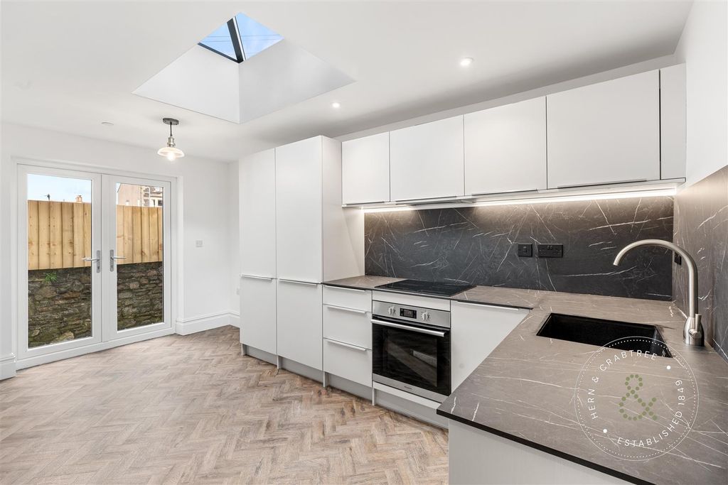 Property photo 1 of 35 Cathedral Road, Apt 3, Herncrabtree (5).Jpg