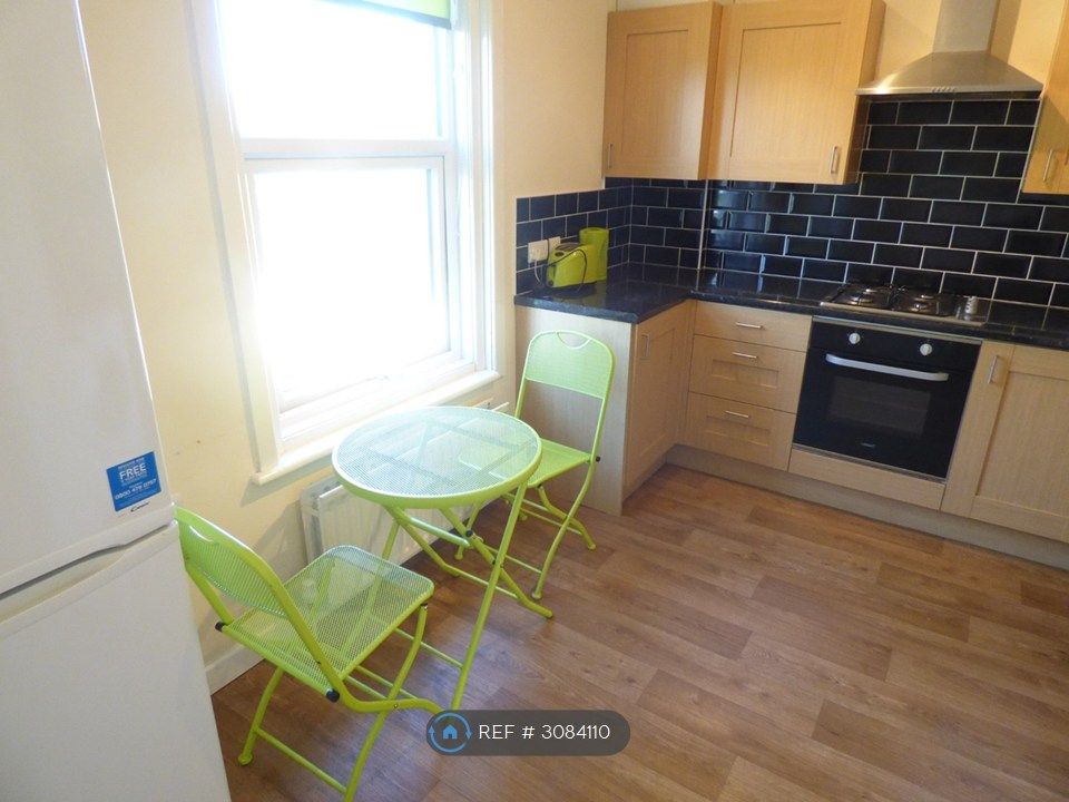 Property photo 2 of 13 Kitchen Breakfast Room