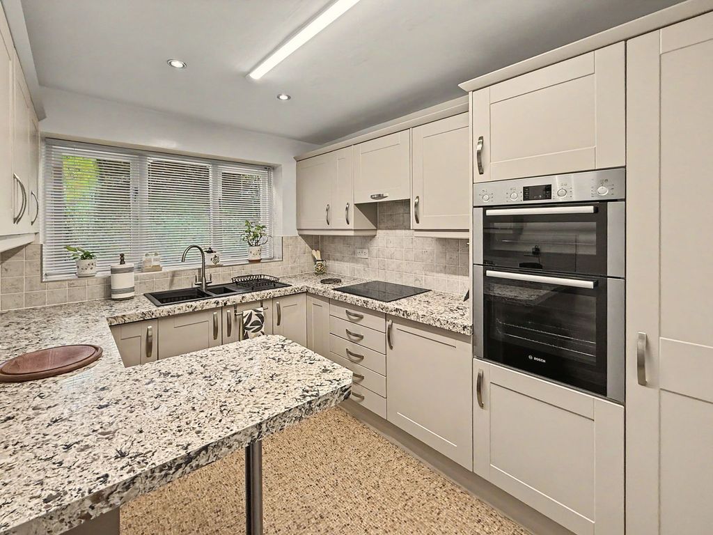 Property photo 2 of 35