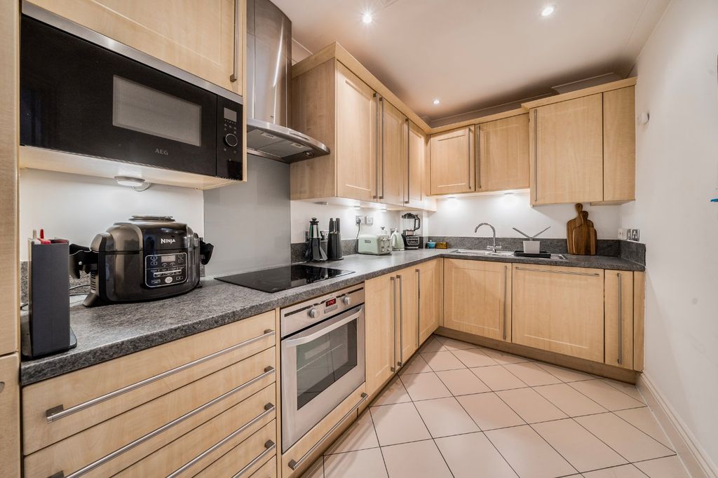 Property photo 2 of 13 Picture No. 04