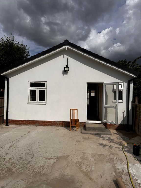 Property photo 1 of 4 Storage Space Close To Newbury Park Station