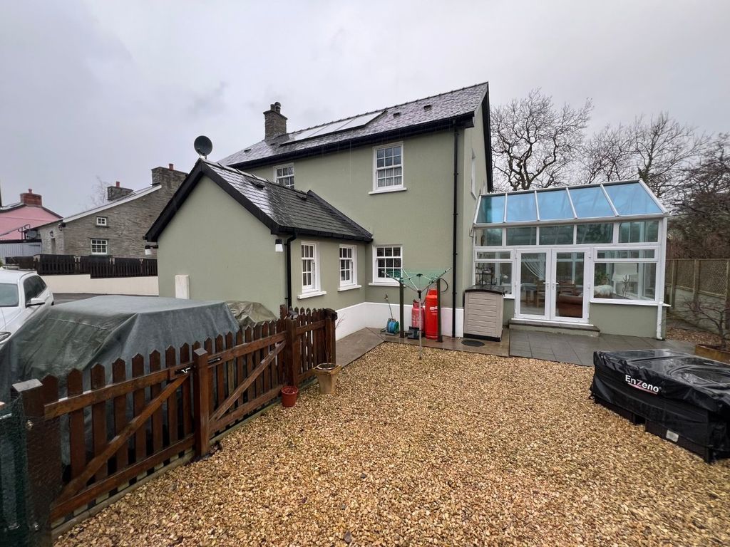 Property photo 3 of 47