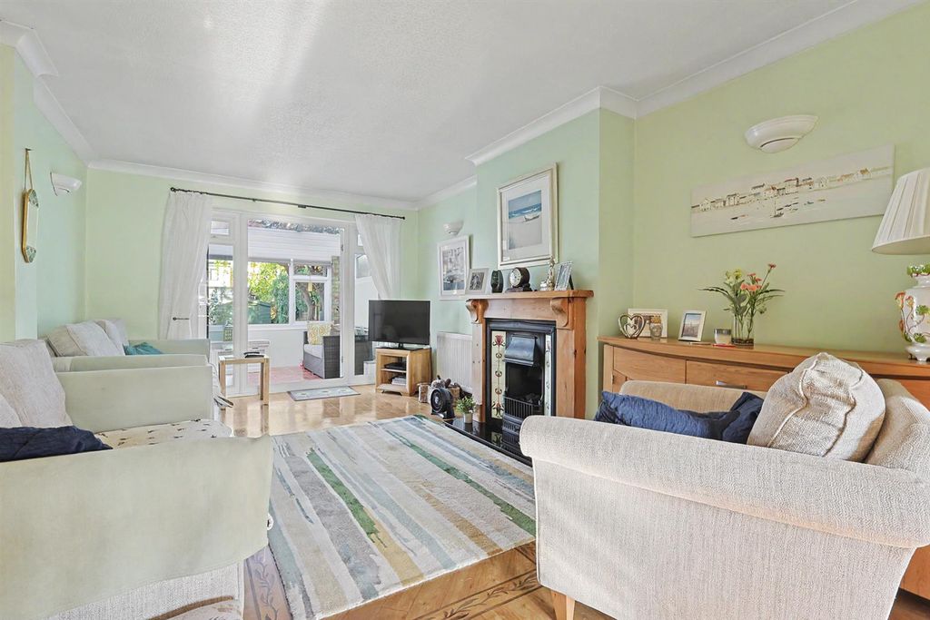 Property photo 2 of 14