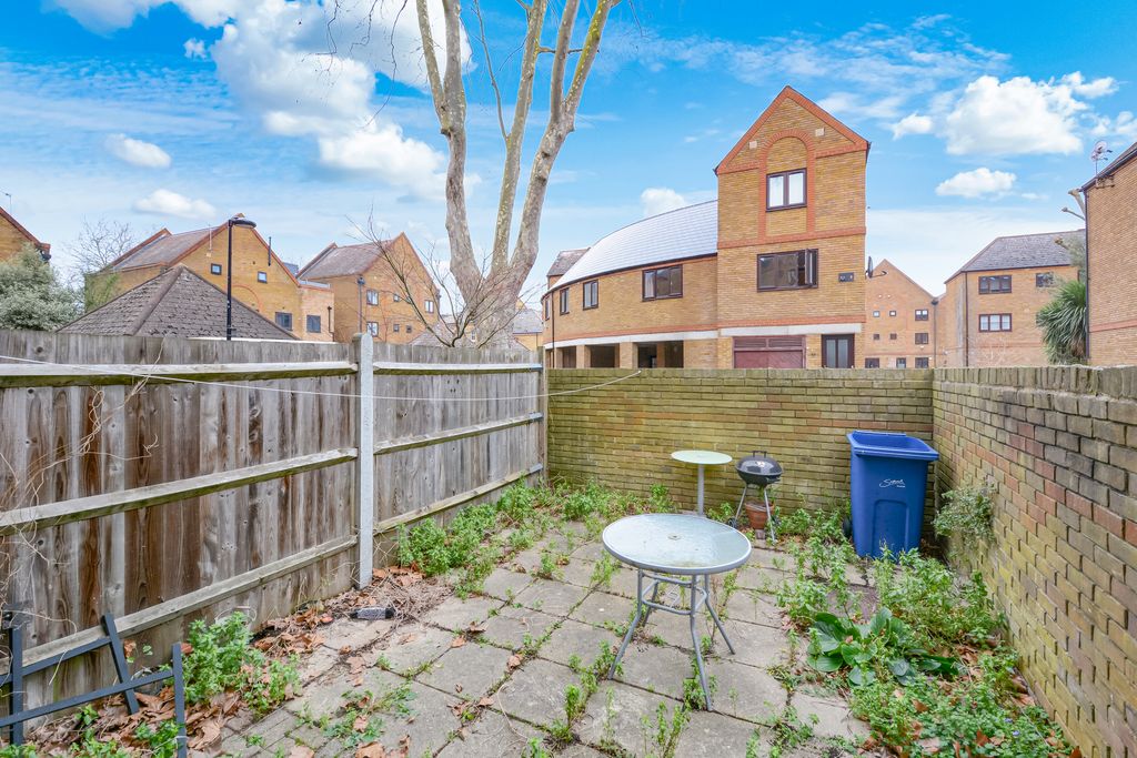 Property photo 3 of 18