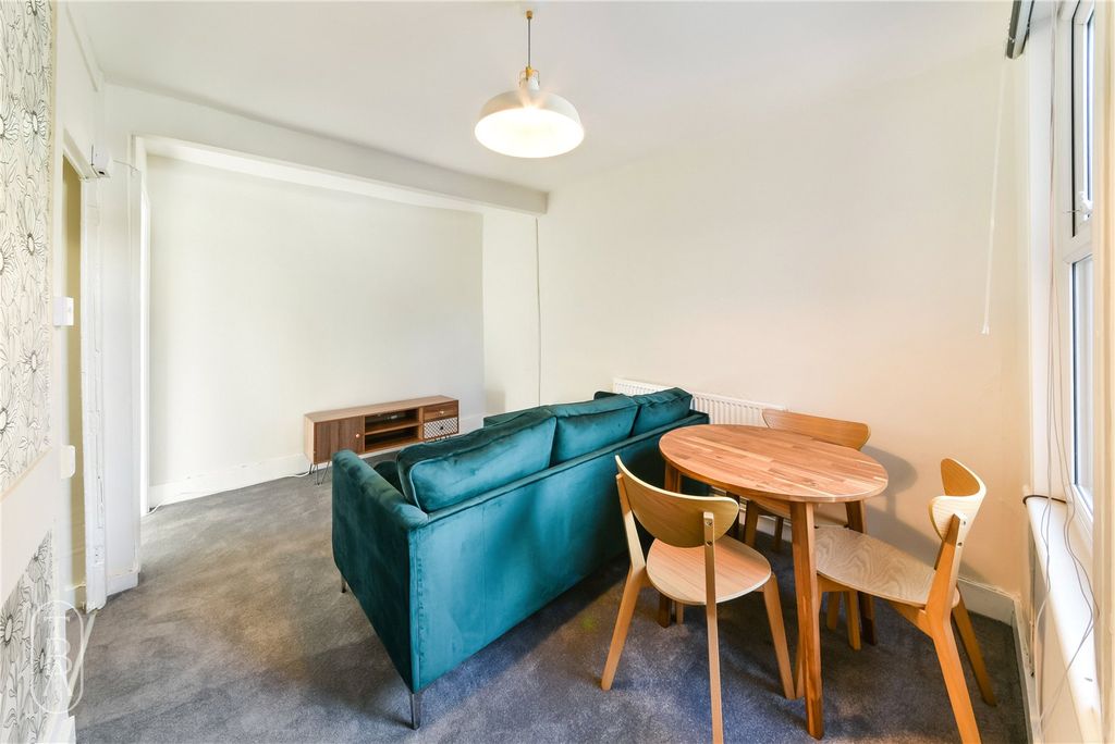 Property photo 2 of 9 Picture No. 05