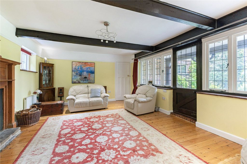 Property photo 3 of 16 Sitting Room