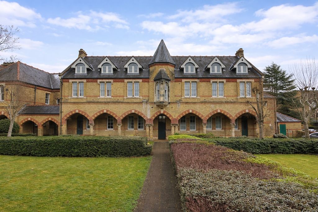 Property photo 1 of 15 External Front