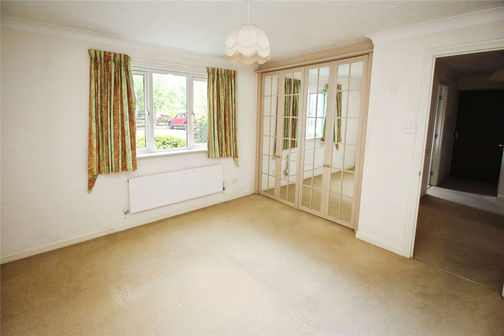 Property photo 3 of 9 Bedroom 1