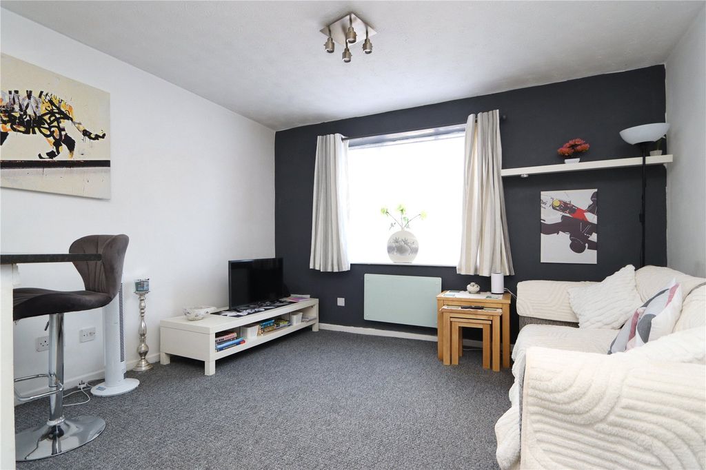 Property photo 2 of 11 Picture No. 08