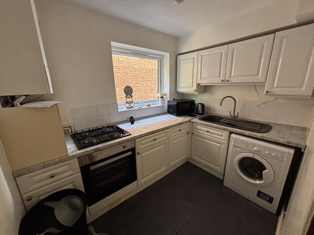 Property photo 3 of 4 Kitchen