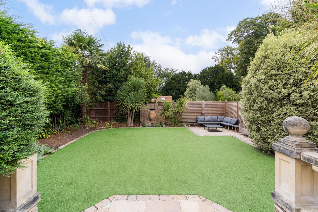 Property photo 2 of 21 Image