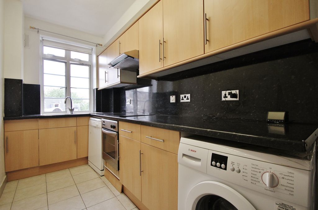 Property photo 2 of 16 Photo 12
