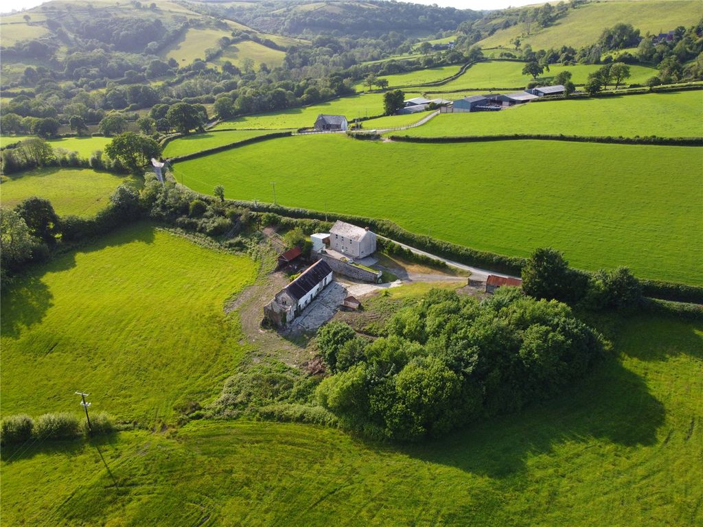 Property photo 1 of 21 Picture No. 01