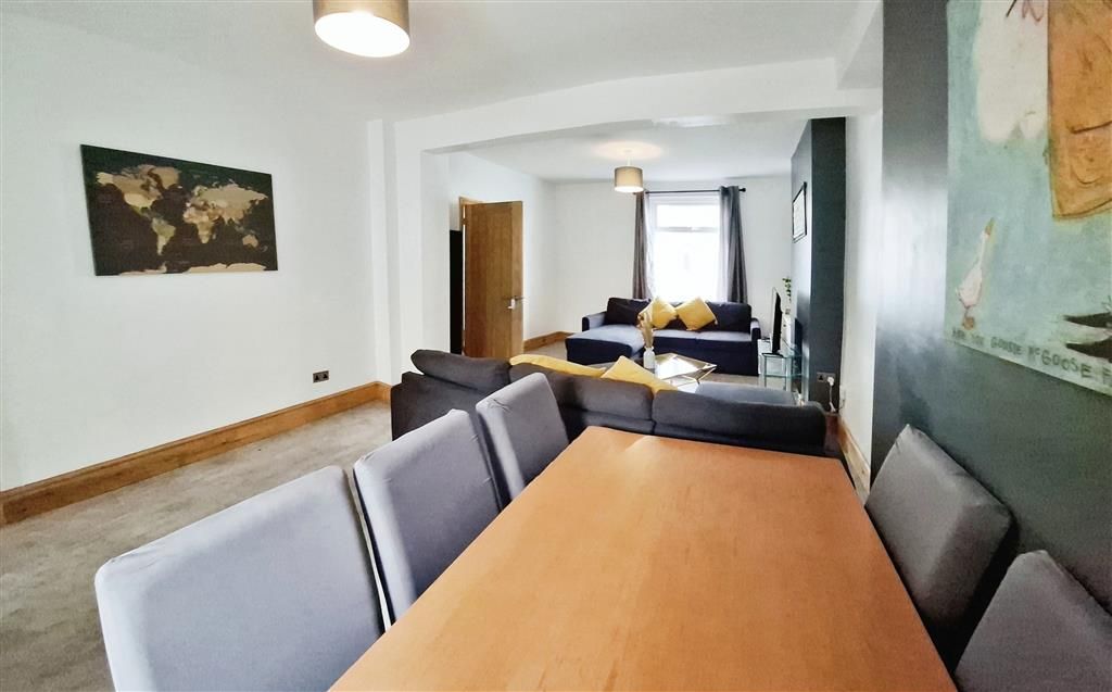 Property photo 3 of 16 Terrace