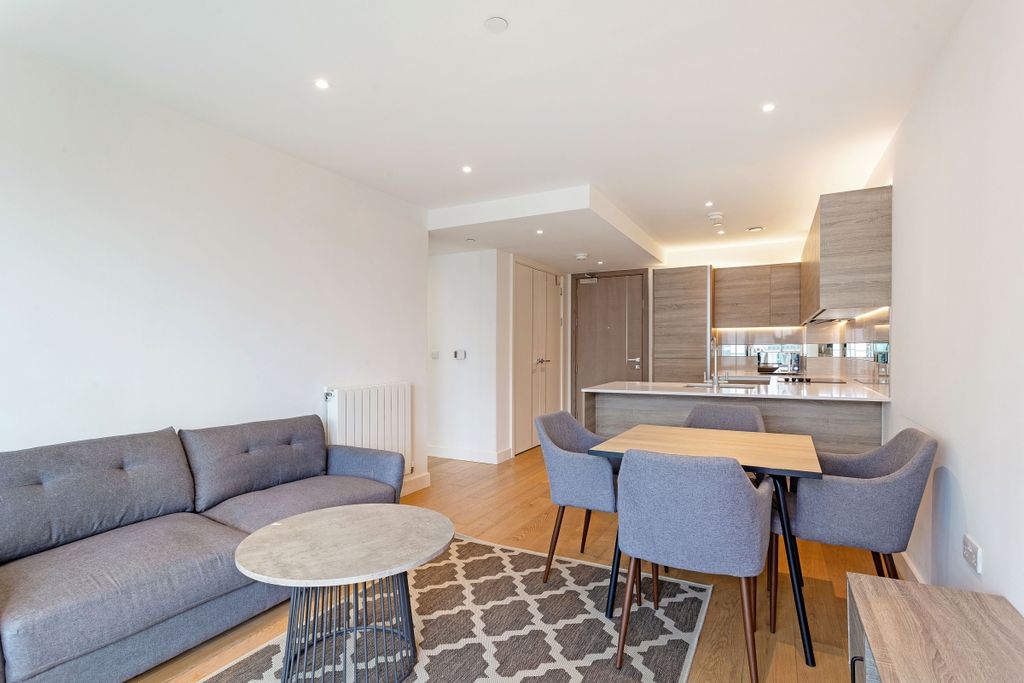 Property photo 2 of 24