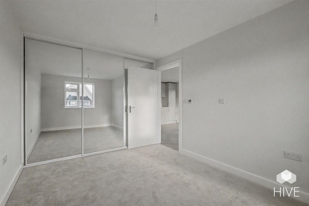 Property photo 3 of 16 Bedroom