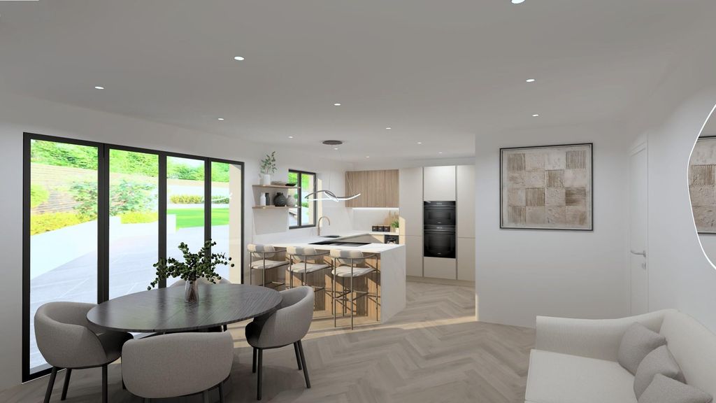Property photo 3 of 10 Dining Kitchen