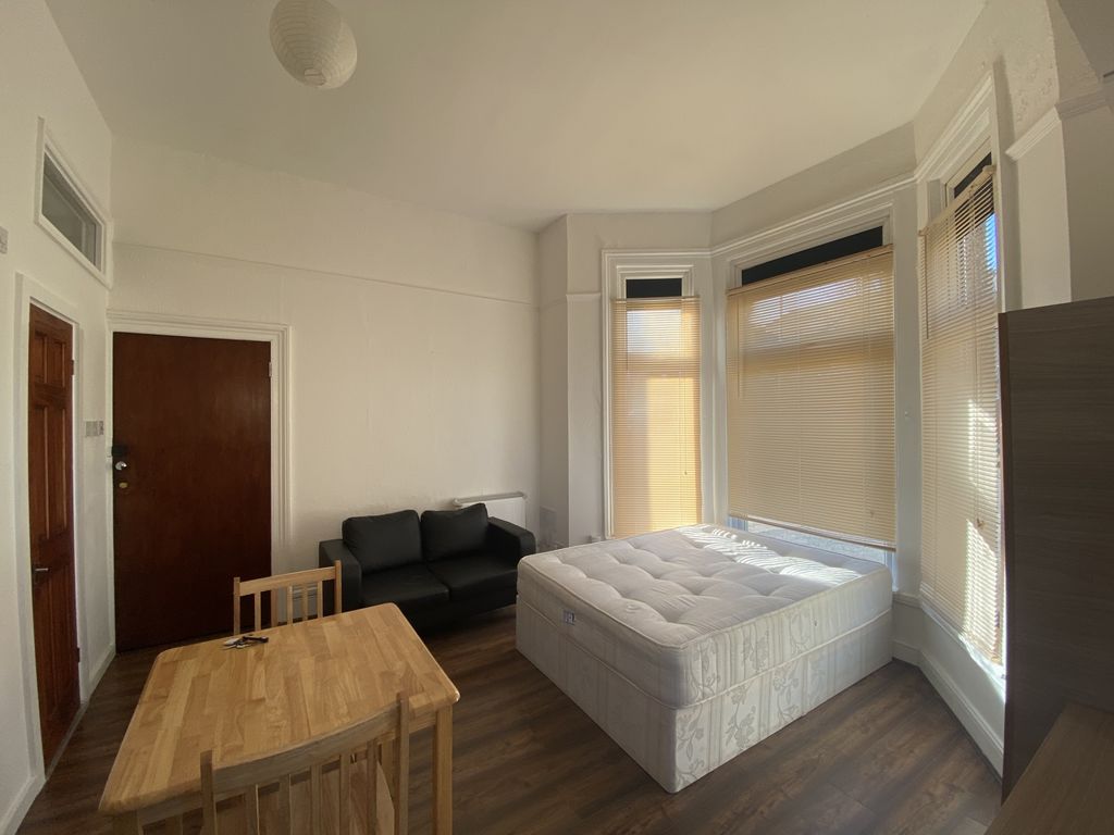 Property photo 3 of 9 Xchan-001501-P-W-5P30O449m.Jpg