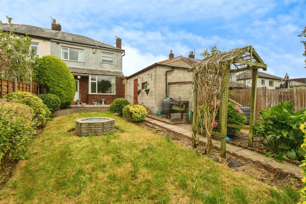 Property photo 2 of 17 Photo