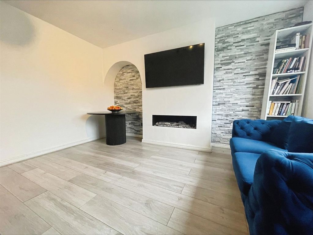 Property photo 3 of 15 Living Room