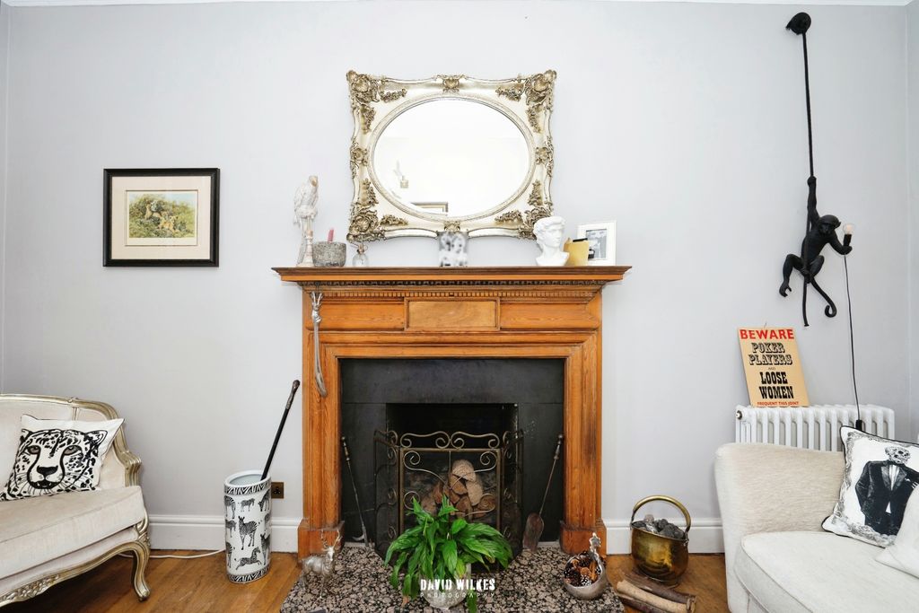 Additional image 14 of 3 bed flat for saleBurton Park Road, Petworth, West Sussex GU28