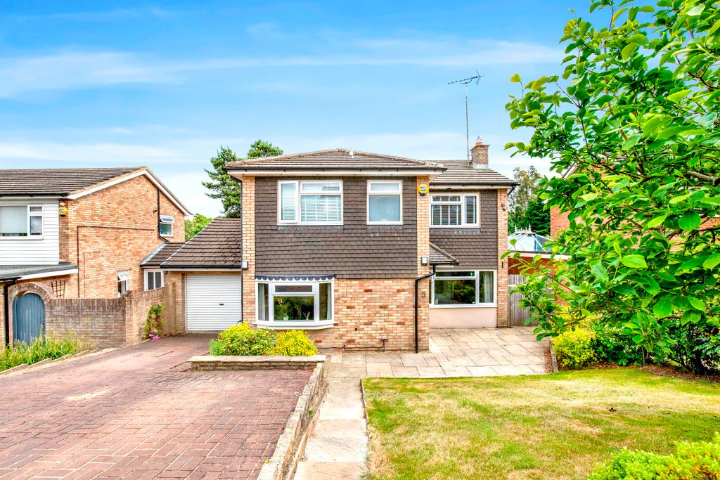 Property photo 1 of 32