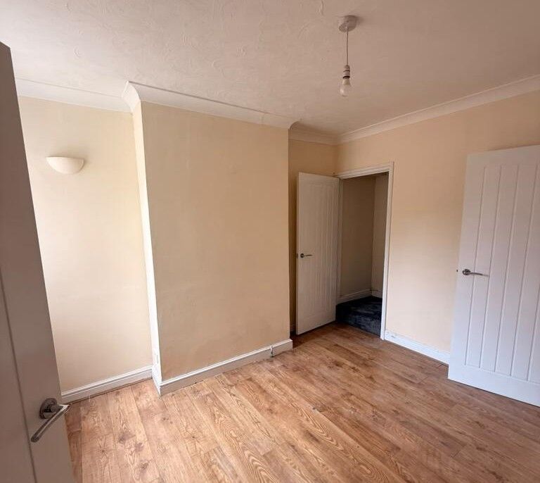 Property photo 3 of 14 Photo 2