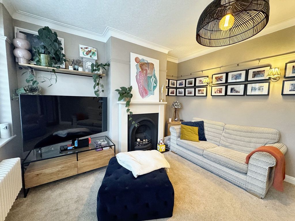 Property photo 3 of 31