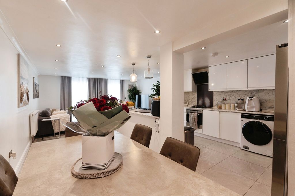 Property photo 1 of 21 Pbox-Img.Jpg