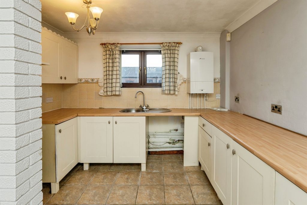 Property photo 3 of 15