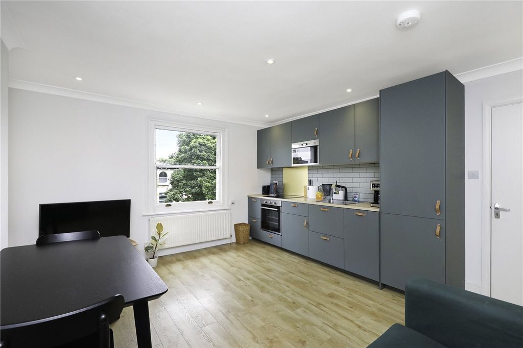Property photo 3 of 11 Picture No. 08